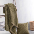 120__essie_throw_ladi