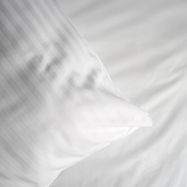 bambakosaten-pillow-fakelos