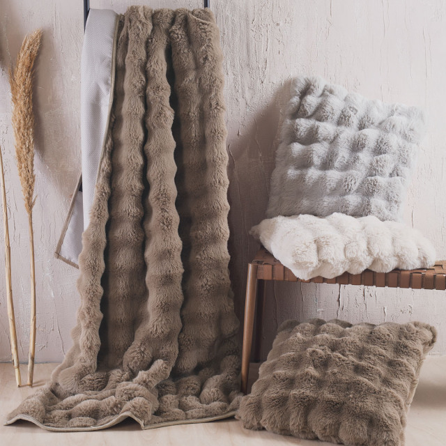 116-117__rabbit_colours_sofa