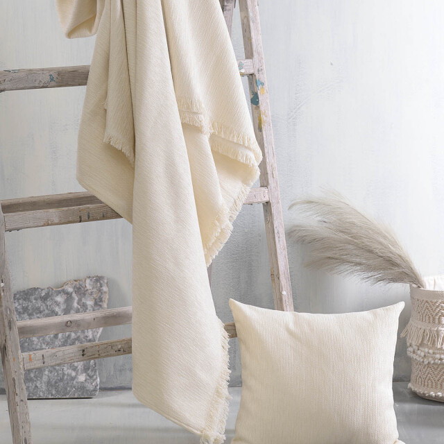 120__essie_throw_ecru